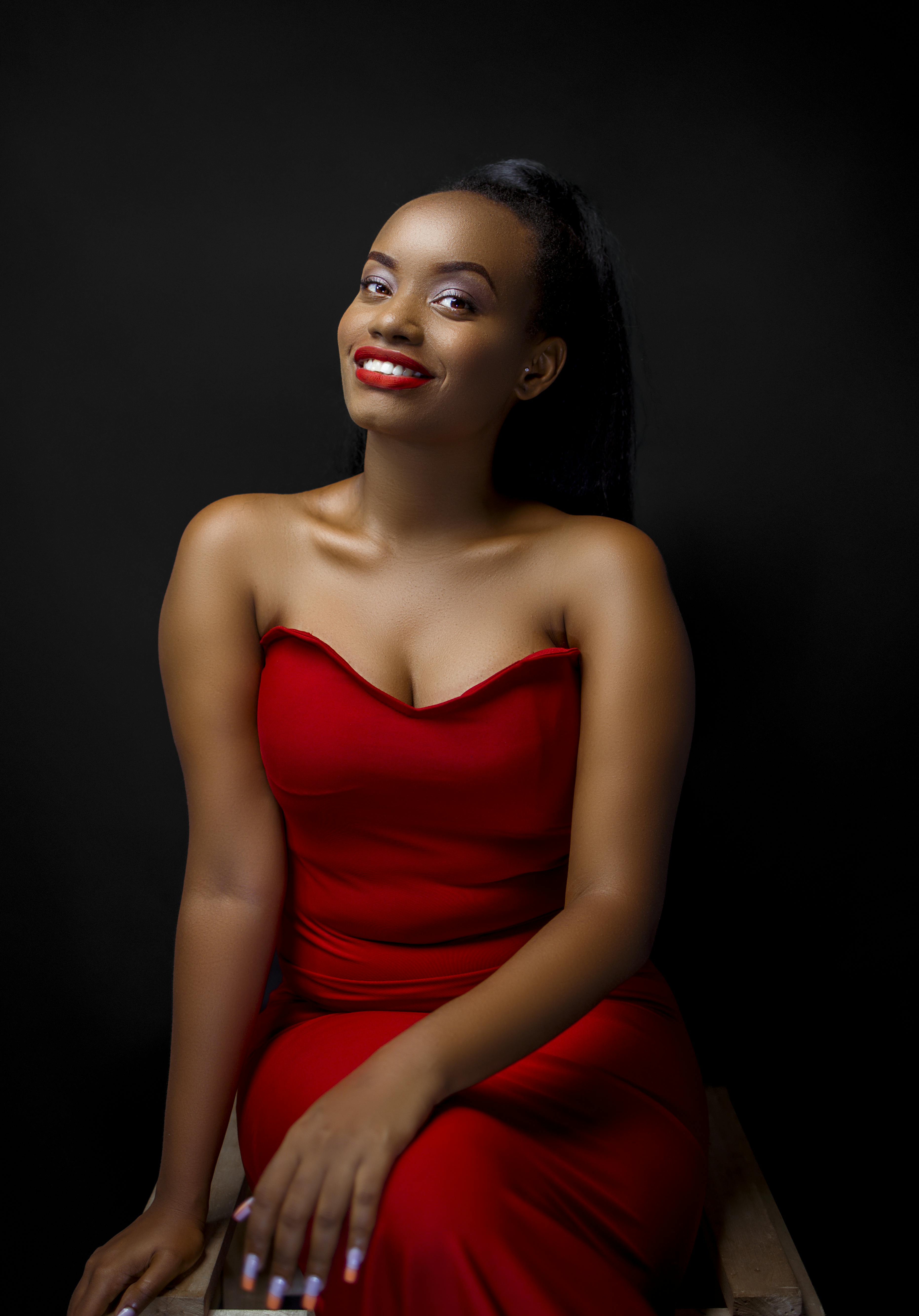 月光影院主视觉推荐海报图：温柔回响